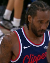 PG电子-动作有点大！赫夫防守击中伦纳德面部 被吹一级恶意犯规